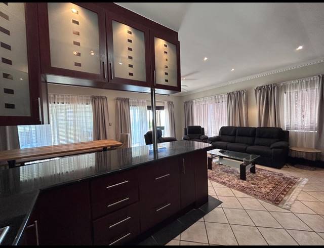 3 BEDROOM TOWNHOUSE FOR SALE IN JEFFREYS BAY CENTRAL